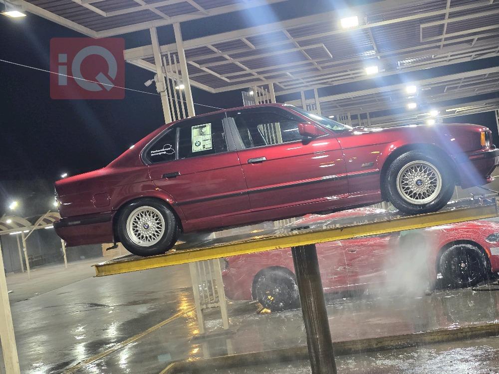 بی ئێم دەبڵیو سیریەس 5